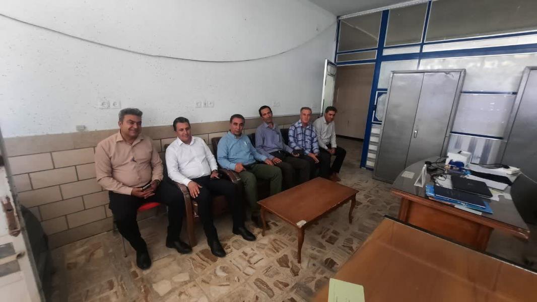 بازدید کریمی مدیرکل امور عشایر فارس از دفتر شرکت تعاونی عشایری شهدای عشایر فیروزآباد و باچون