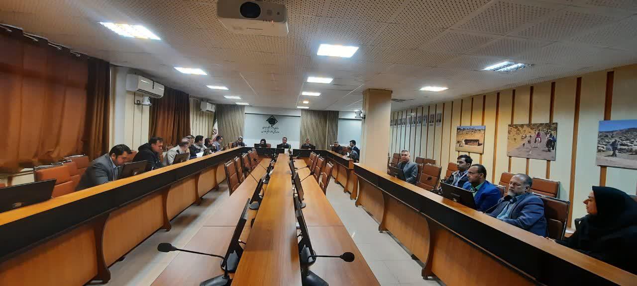 سومین جلسه شورای راهبری تحول اداری اداره کل امور عشایر استان فارس در سال ۱۴۰۴ برگزار شد