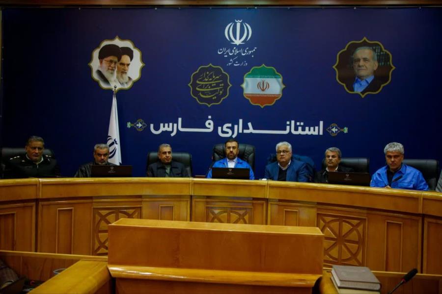 استاندار فارس: مدیریت بحران به معنای حفظ روند عادی خدمات‌رسانی به مردم است