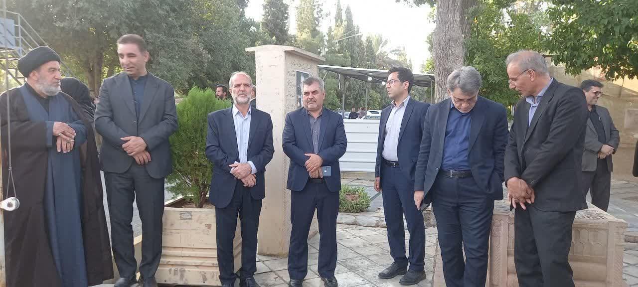 آغاز برنامه های هفته دولت 1404، غبارروبی قبور مطهر شهدا