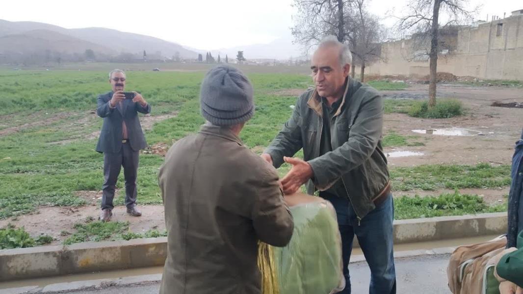 خدمات رسانی به عشایر استان فارس ادامه دارد 