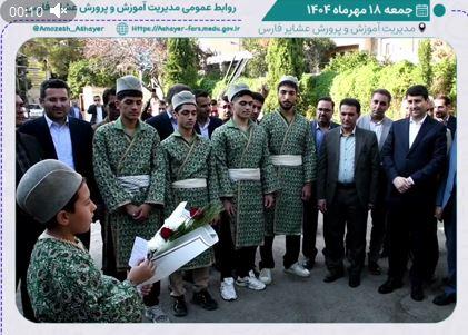 🎥ببینید: 🔺️فیلم استقبال زیبای دانش آموزان از سید ستار هاشمی ؛وزیر ارتباطات و فناوری اطلاعات