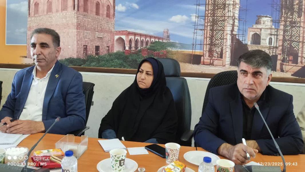 جلسه بررسی و رفع مشکلات عشایر تیره کرانی و بهمن‌بیگلو با شهرک صنعتی خنج برگزار شد