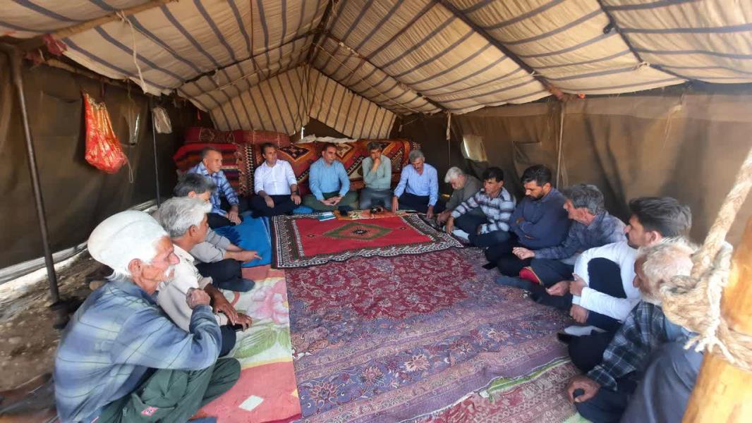 بررسی مطالبات عشایر مهترخانه و توللی فیروزآباد با حضور مدیرکل امور عشایر فارس