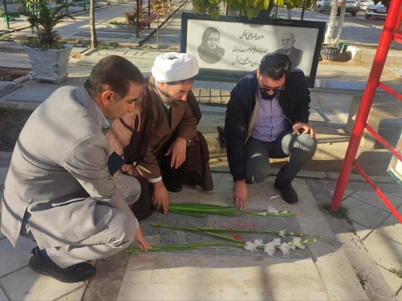 آغاز ویژه برنامه های دهه فجر استان فارس، غبارروبی مزار مطهر شهدا