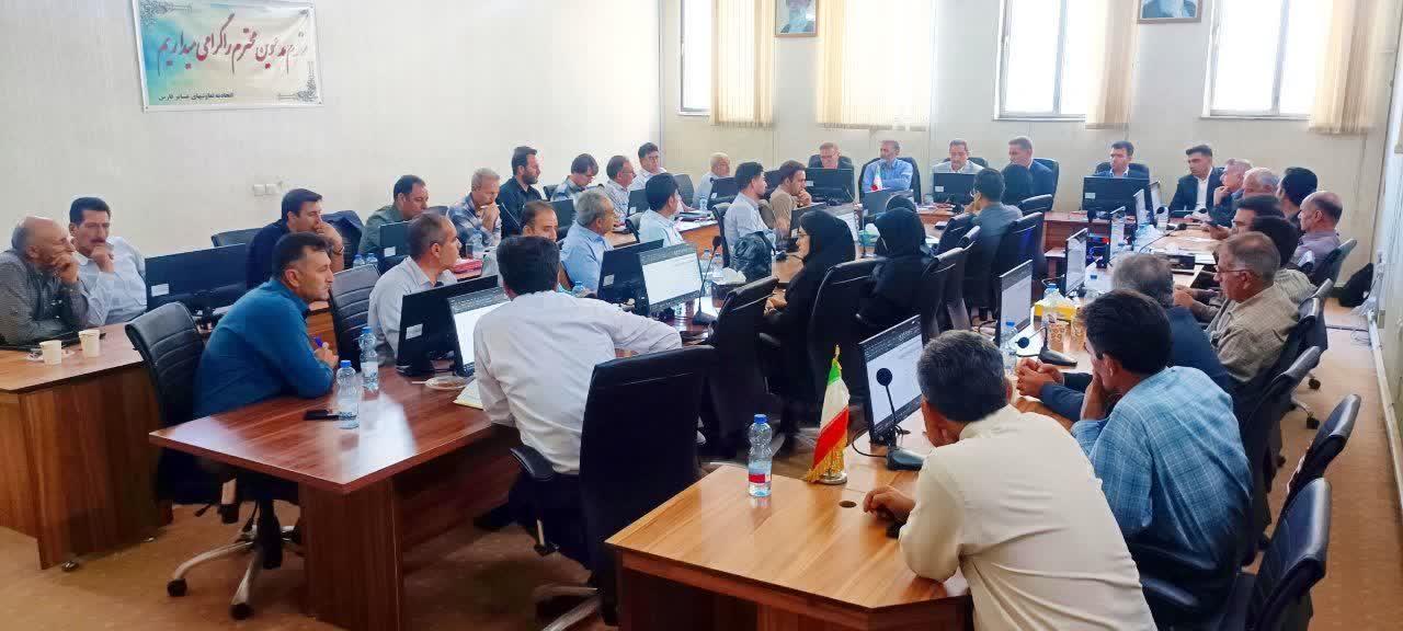 دیدار رئیس سازمان امور عشایر ایران با مدیران تشکل‌های عشایری فارس