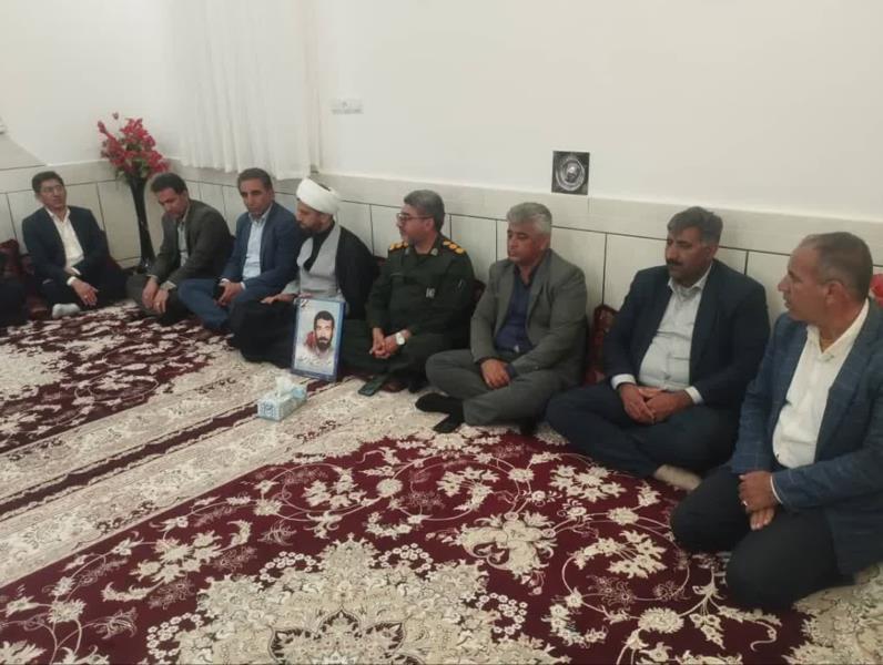 دیدار مسئولین عشایری فارس با خانواده معزز شهید عشایری سردار حسین فرصت